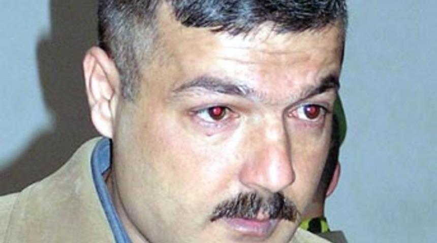 Hem tecav&uuml;zc&uuml;s&uuml; hem de resmiyette babası