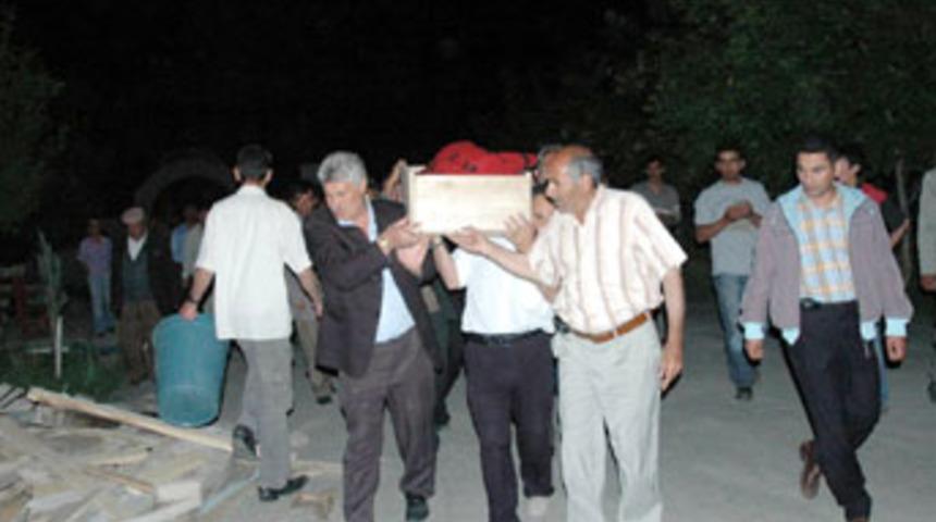 K&uuml;&ccedil;&uuml;k kızın feci &ouml;l&uuml;m&uuml;