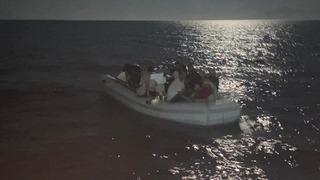 Datça açıklarında 24 düzensiz göçmen kurtarıldı