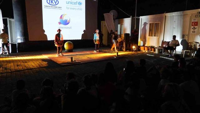 Hatay’da depremzedelere moral gecesi