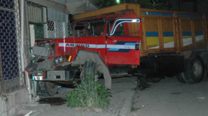 Hırsızlar sokakları savaş alanına &ccedil;evirdi