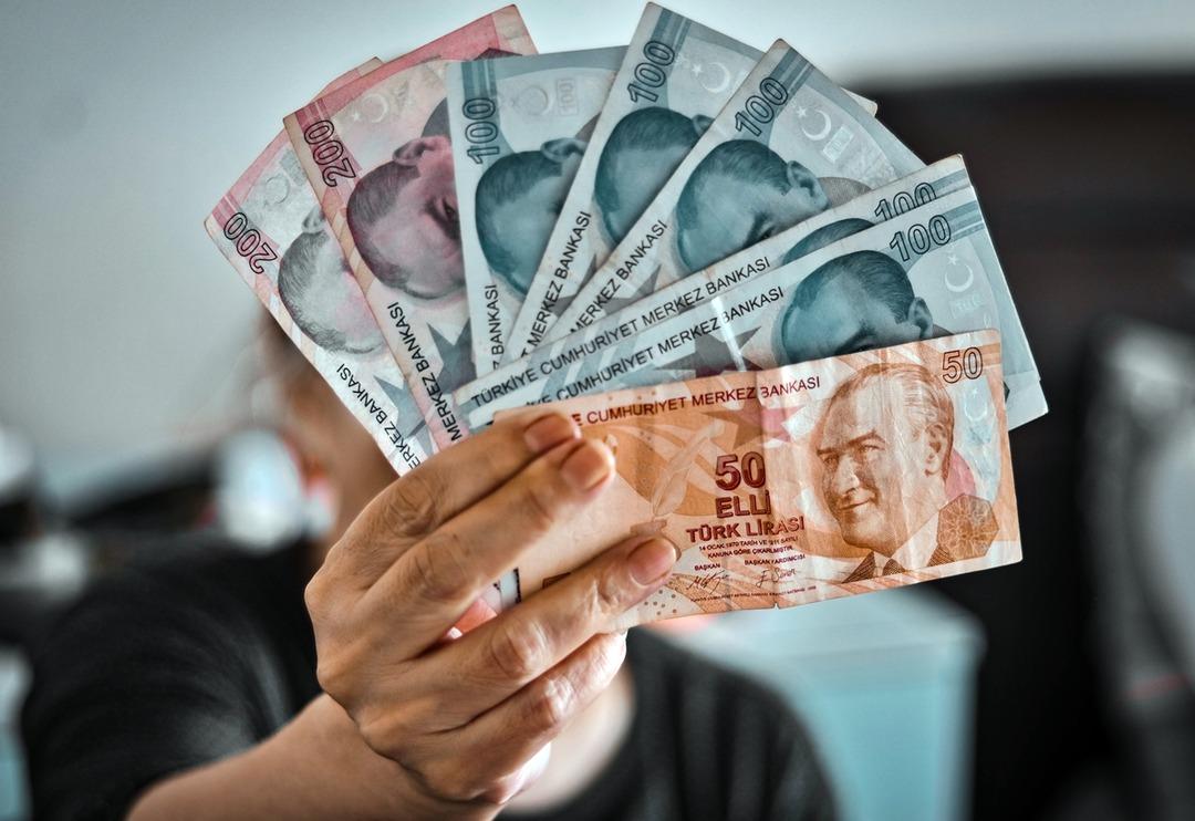 Emekli k&ouml;k aylık bilmecesi! Hesaba yatan ile e-Devlet farklı &ccedil;ıkmıştı: Maaş bilgisinde &lsquo;seyyanen zam&rsquo; paniği