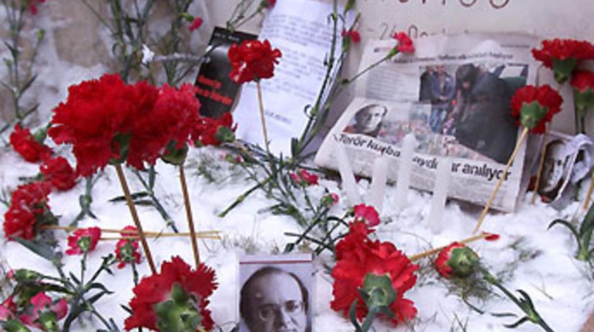 Uğur Mumcu anılıyor