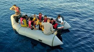 Kuzey Ege'de 20 düzensiz göçmen yakalandı