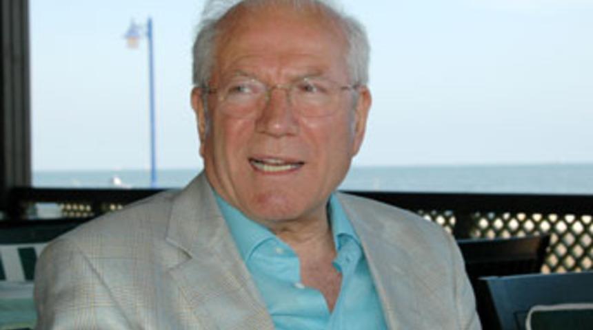 "K&uuml;lt&uuml;rl&uuml; insanların partisi olmak ayıp mı?"