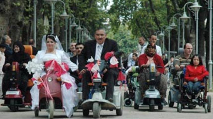 Tekerlekli sandalye konvoyu