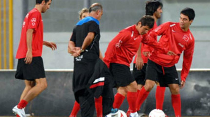 Sporda h&uuml;z&uuml;nl&uuml; gece