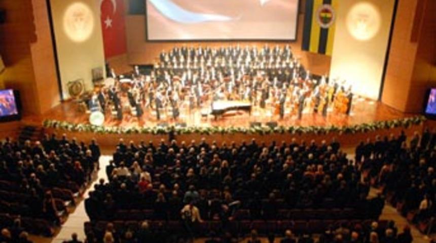 Fenerbah&ccedil;e senfonisi ertelendi