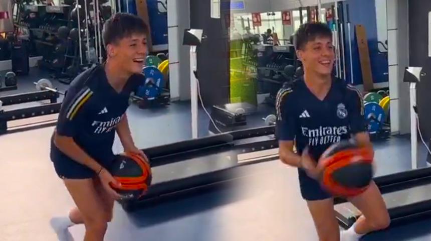 Arda Güler'den İspanya'da türküyle idman! "Evlerinin önü boyalı direk" çaldırdı, Dani Ceballos o anları paylaştı