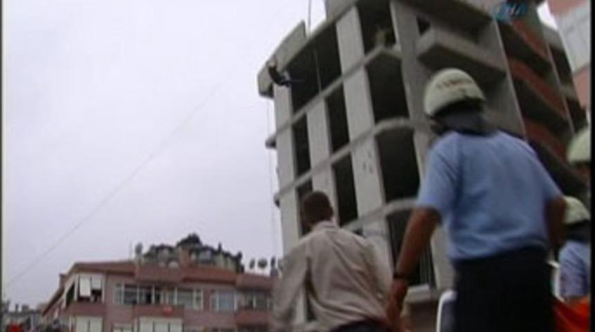 Bunalıma giren yaşlı kadın intihar etti