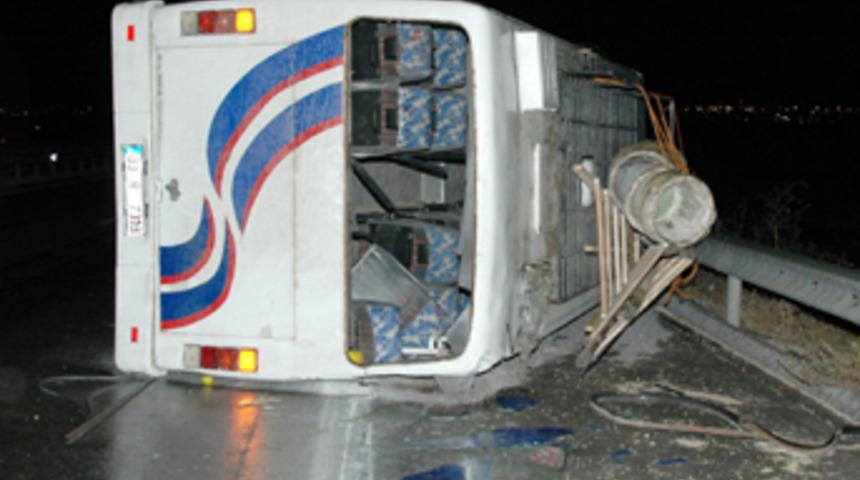 İsparta'da trafik kazası: 7 &ouml;l&uuml;, 12 yaralı