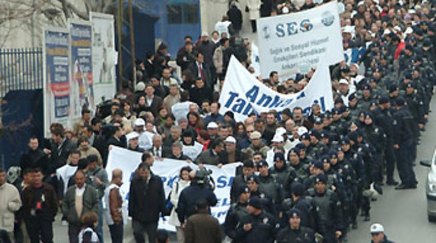 Hekimler ve polisler arasında arbede