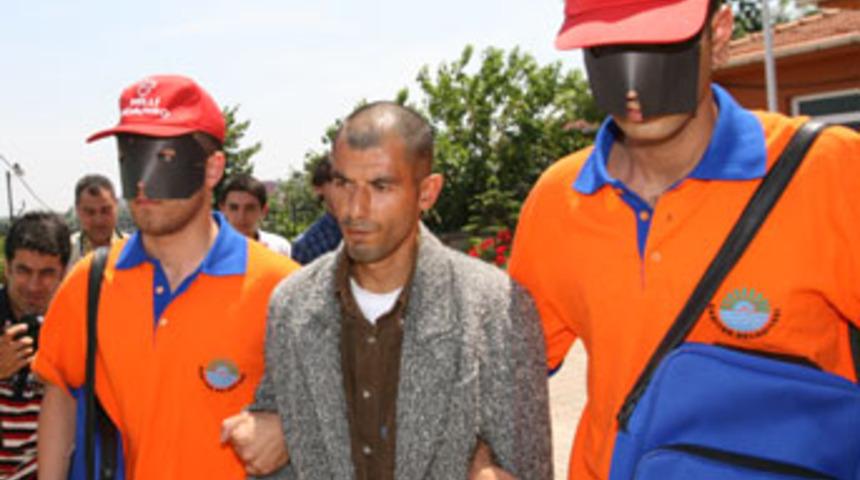 Piyangocu polislerden su&ccedil;&uuml;st&uuml;