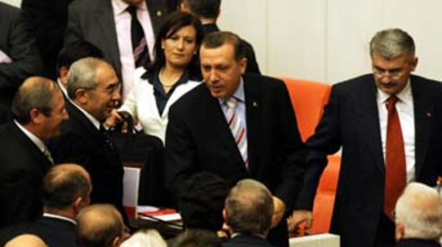 'Se&ccedil;imleri AKP kazanırsa darbe olabilir'