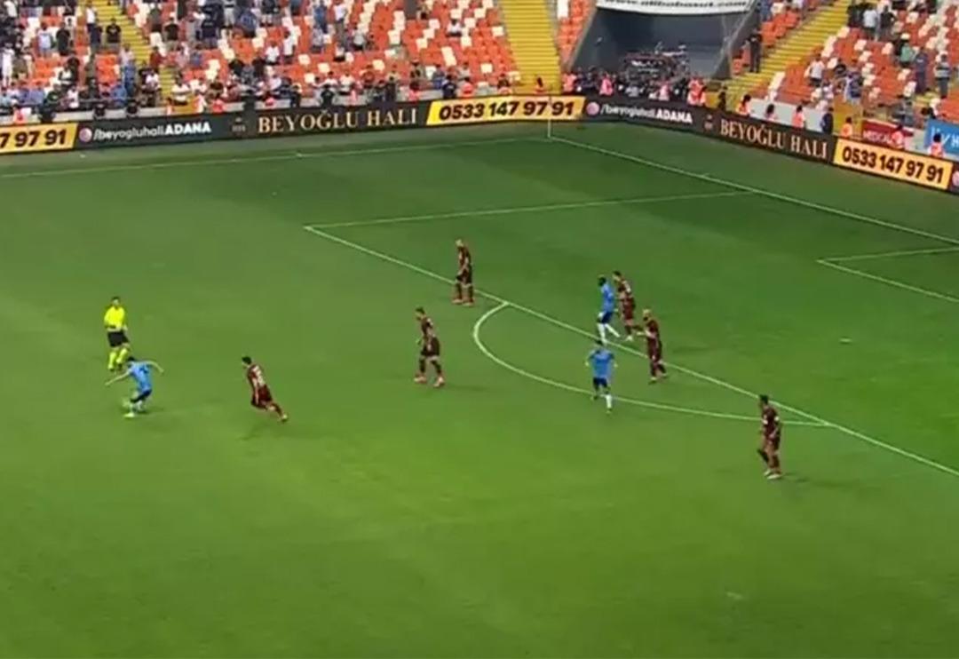 Belhanda'nın 90+8'de kaleden kaleye attığı geri pas olay oldu! Herkes onu paylaşıyor