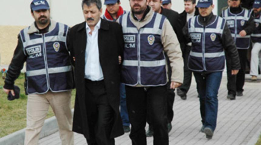 'Şah-mat' operasyonunda 5 tutuklama