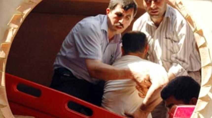 Parti kameramanı se&ccedil;im otob&uuml;s&uuml;nden d&uuml;şt&uuml;