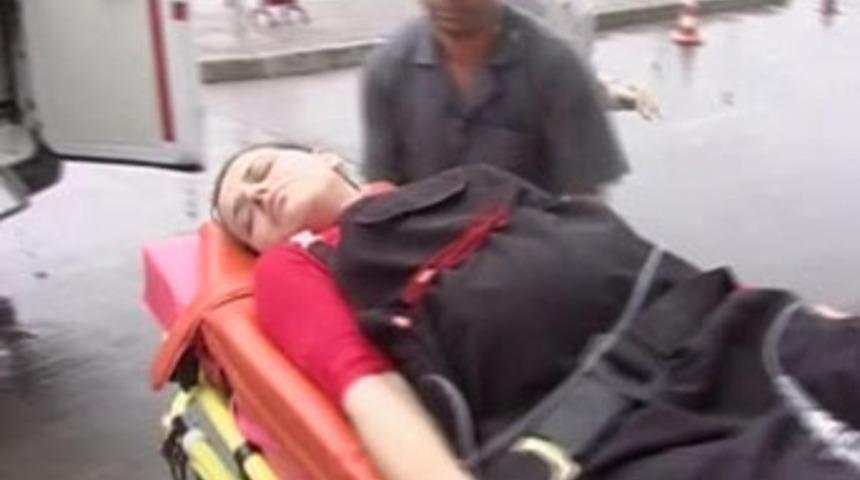 Hamile kadın eşinin dostu tarafından bı&ccedil;aklandı