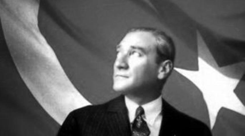 Ulu &Ouml;nder Atat&uuml;rk'&uuml; anıyoruz