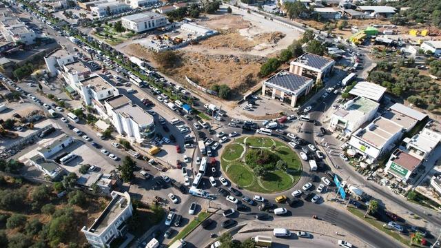 Bodrum'da su isale hattındaki patlama hayatı felç etti! Saatlerce trafikte kaldılar
