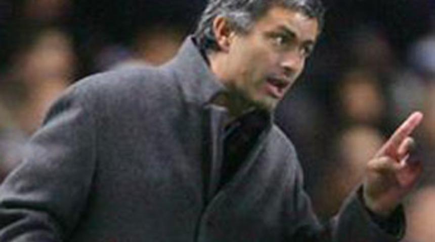 Chelsea teknik direkt&ouml;r&uuml;ne k&ouml;pek g&ouml;zaltısı