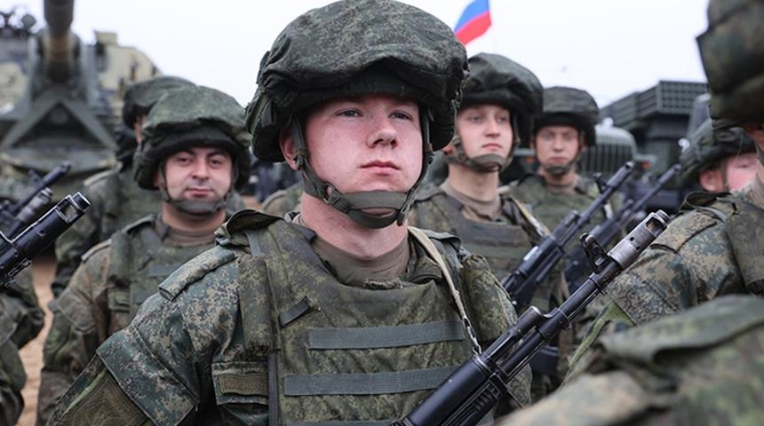 Putin kritik kararı imzaladı: Rusya'da askere &ccedil;ağrılma yaşı 27'den 30'a y&uuml;kseltildi!