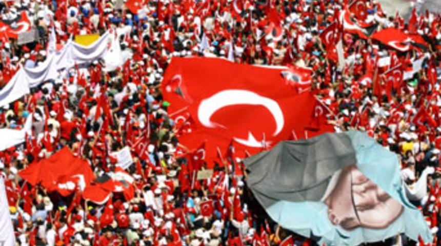 Yunan basını: ''İzmir'e Kemalist &ccedil;ıkartması''