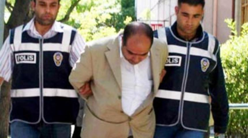 Sahte MİT mensubu 4 kadını dolandırdı
