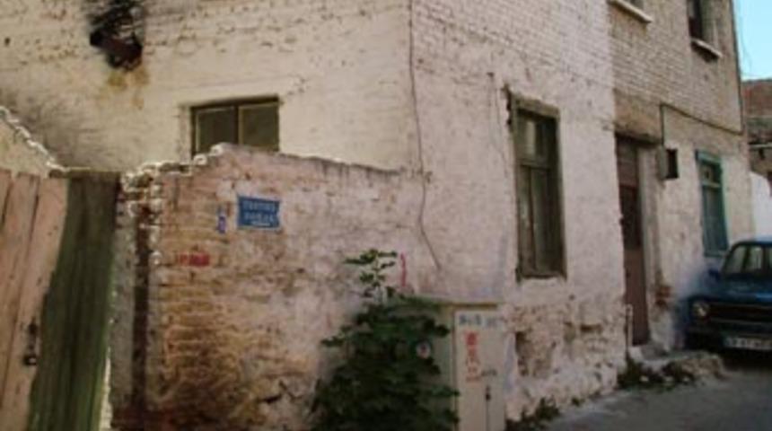 Muğla'da kiracı dehşet sa&ccedil;tı