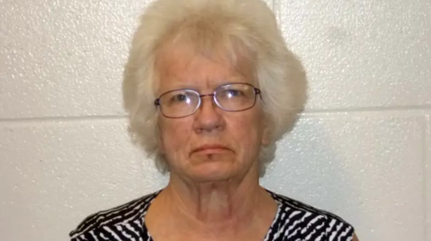 74 yaşındaki öğretmen 14 yaşındaki öğrencisine cinsel tacizle suçlandı! Cinsel istismardan 600 yıl hapis cezası...