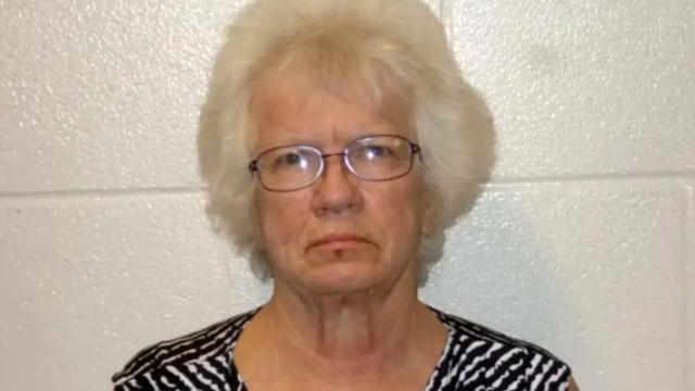 74 yaşındaki öğretmen 14 yaşındaki öğrencisine cinsel tacizle suçlandı! Cinsel istismardan 600 yıl hapis cezası...