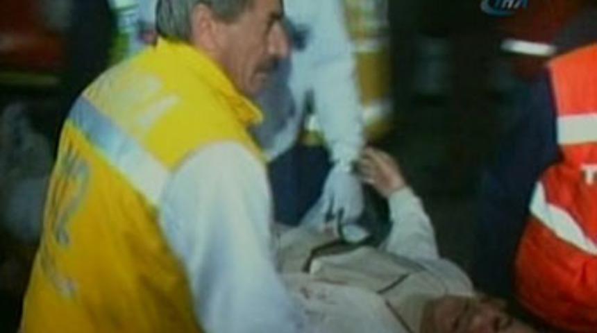 Deli şof&ouml;re saldırdı: 2 &ouml;l&uuml; 30 yaralı