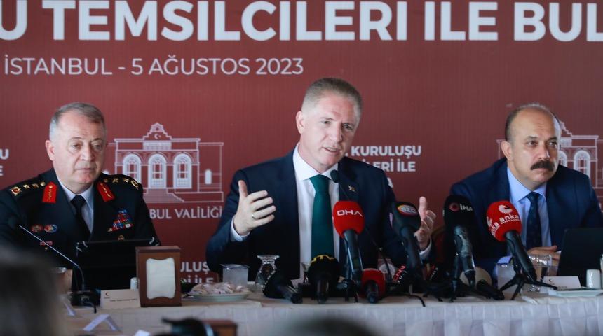 Vali Gül'den sokak hayvanlarıyla ilgili net açıklama: 'Hoş görelim' deme lüksümüz yok