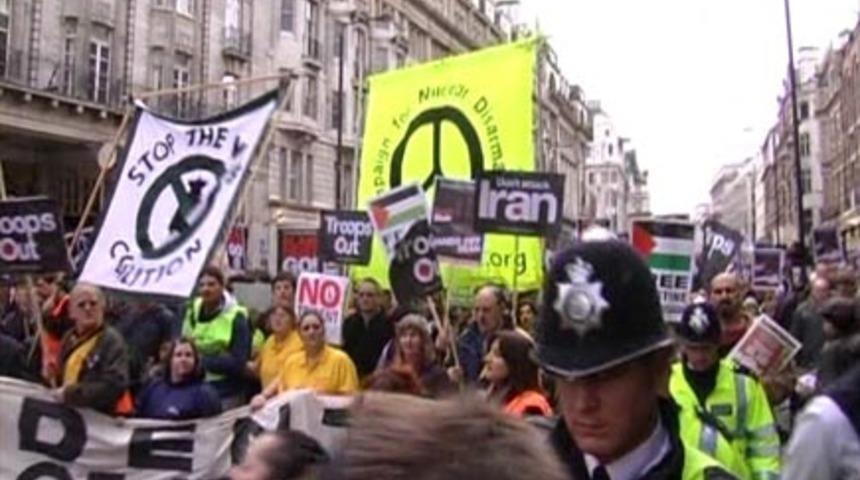 Londra'da 'Savaşa Hayır' protestosu