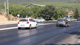 Sıcaklık 42 derece oldu, Denizli'de asfalt eridi! Ekipler çareyi o yöntemde buldu
