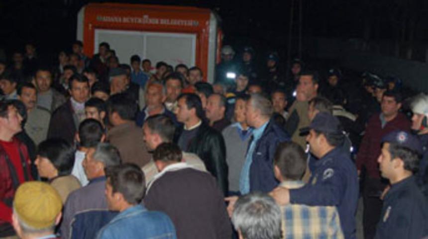 Adana'da aşiret yine olay &ccedil;ıkardı