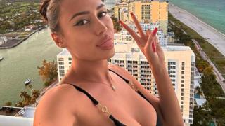 Sosyal medya fenomeni Astrid Nelsia süpermarket tarzıyla gündem yarattı! Raflar arasında bikinili ama sandığınız gibi değil...