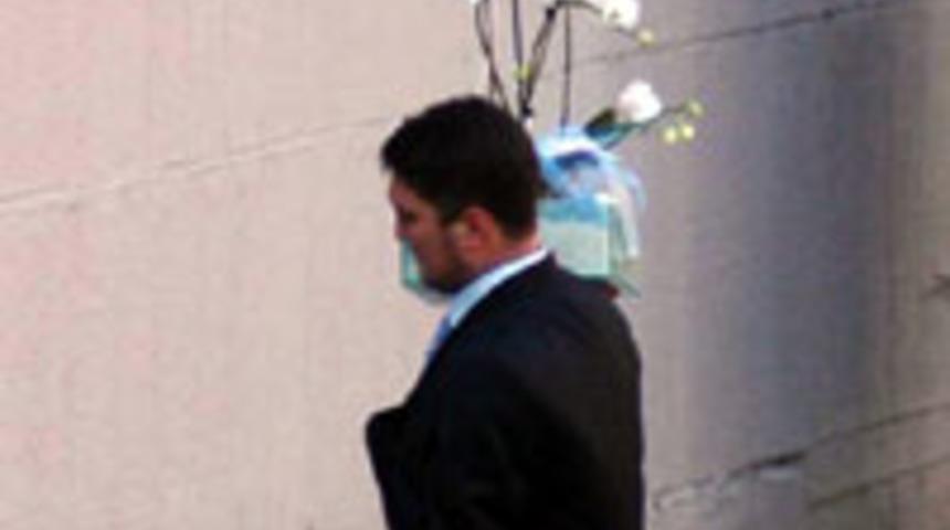 Erdoğan'a &ccedil;i&ccedil;ek ve hediye yağmuru