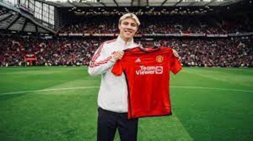 Manchester United, Rasmus Hojlund'u renklerine bağladı