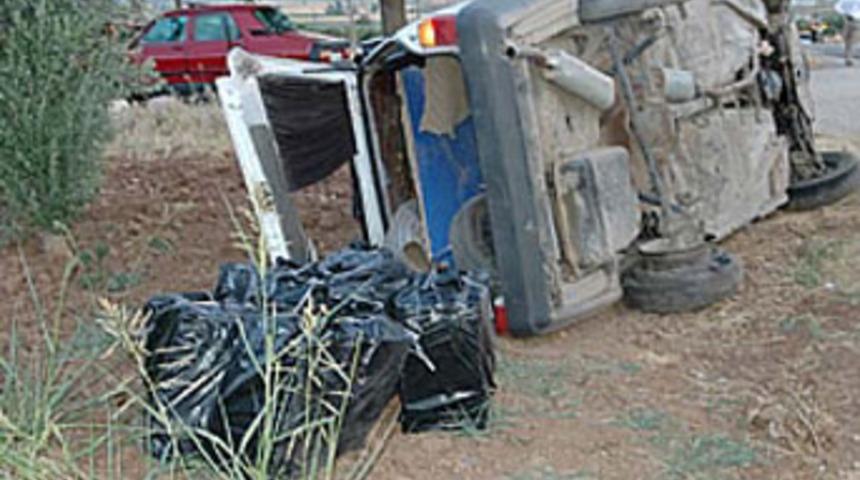 "Dur" ihtarına uymayan ka&ccedil;ak&ccedil;ılar polisi yaraladı