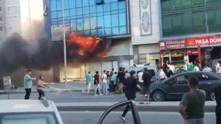 Sultangazi'de iş merkezinde yangın! Alevler bir anda yükseldi