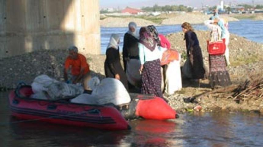 Y&uuml;n yıkayan 10 kadın barajda mahsur kaldı