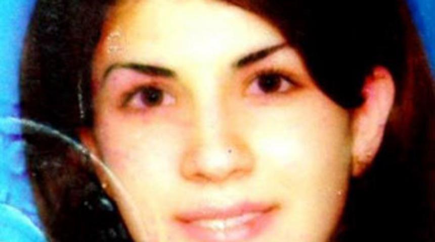 Kıskan&ccedil;lık krizine giren gen&ccedil; kız kan d&ouml;kt&uuml;