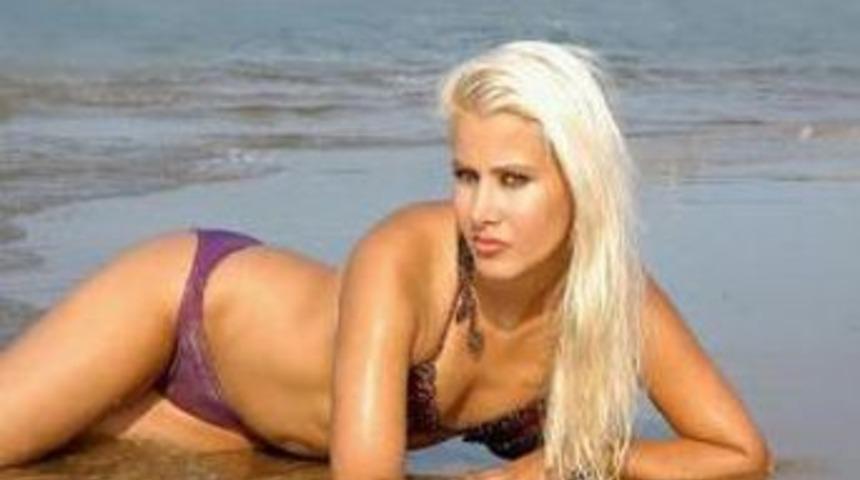 Kuaf&ouml;r&uuml;ne yılda 200 bin YTL &ouml;deyen &uuml;nl&uuml; kim ?