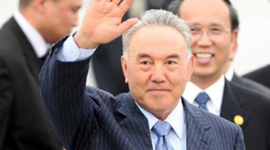 Kazakistan'da se&ccedil;imin galibi Nazarbayev