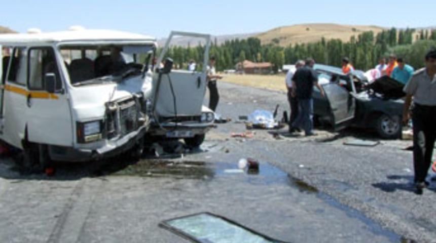 Ankara'da zincirleme kaza: 6 &ouml;l&uuml;