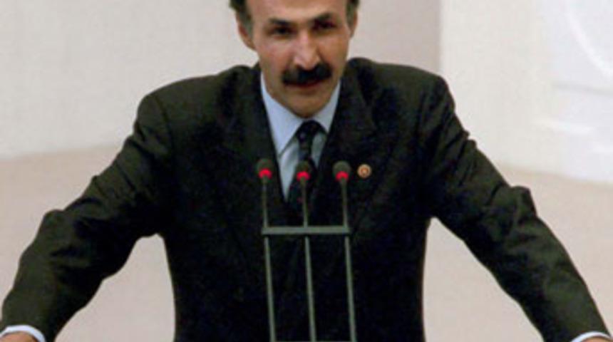 Eski vekil sandık g&ouml;revlilerine silah &ccedil;ekti