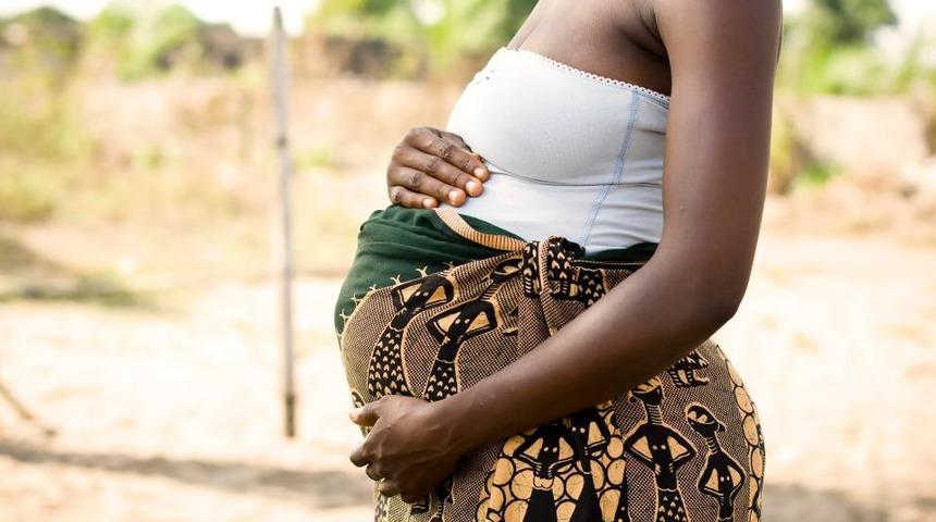 Hamile kalmak isteyen kadınların karnını b&uuml;y&uuml;ten 'şifacı' g&ouml;zaltında