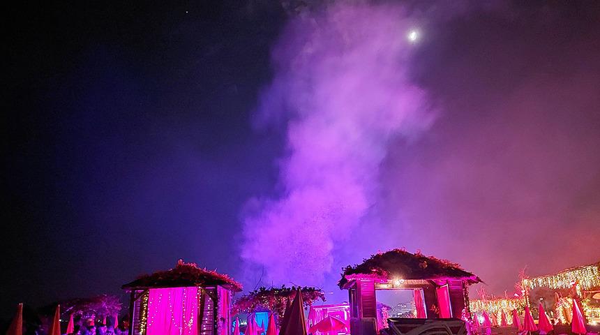 Ne gazino ne pavyon: Dünyaca ünlü Konyaaltı Sahili'nin son halini görenler isyan etti! "Piyanist şantörler bağıra bağıra bu hale geldi"