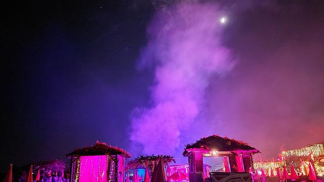 Ne gazino ne pavyon: Dünyaca ünlü Konyaaltı Sahili'nin son halini görenler isyan etti! Piyanist şantörler bağıra bağıra bu hale geldi